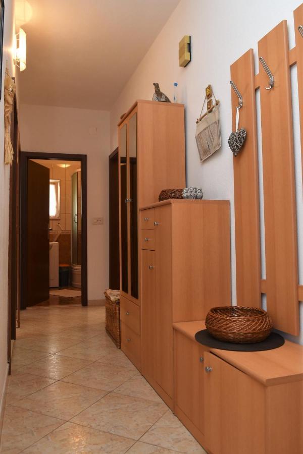 Apartment Manigo Supetar Extérieur photo