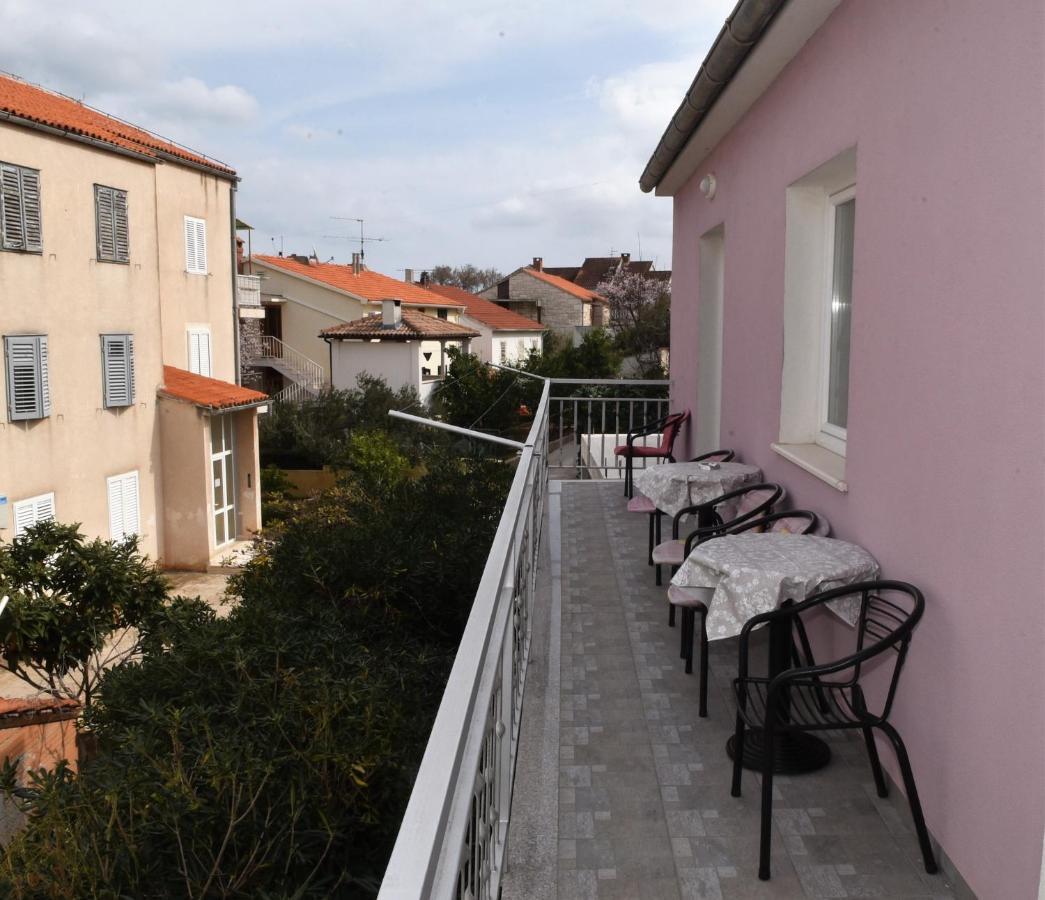 Apartment Manigo Supetar Extérieur photo